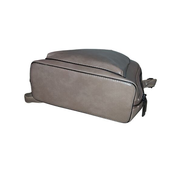 Backpack Mid-Sized Nude Hard Shell Faux Leather Full Zipper Adj Straps NWOT - Picture 4 of 8